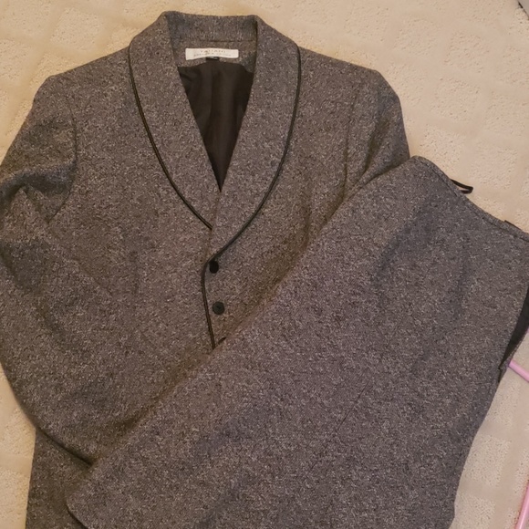 Tahari Jackets & Blazers - 2 piece grey suit Tahari Jackets & Blazers - 2 piece grey suit